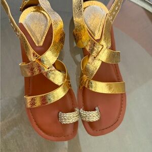 Franco Sarto Sandals in Gold - ALL HAND MADE 🤩🫶🏻